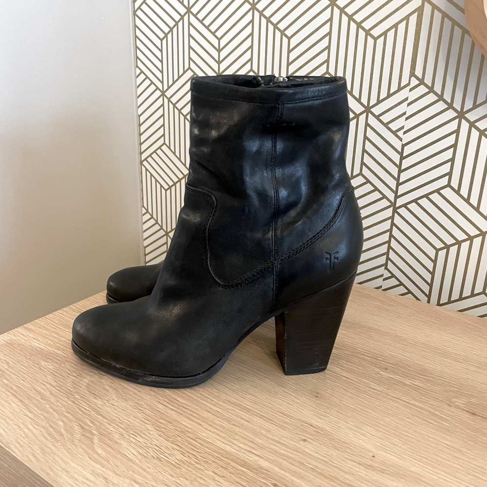 Frye PATTY ARTISAN zip Bootie Short Boot Women’s US size 9 Black UPC 3476982